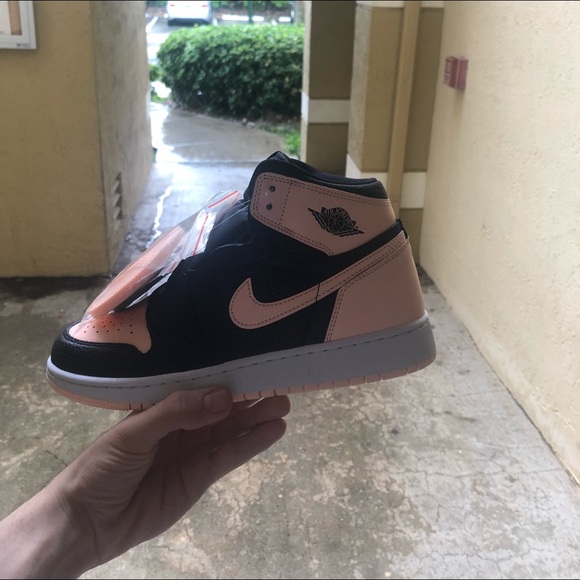 jordan 1 crimson tint grade school